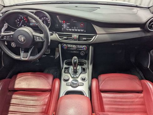 Used 2022 Alfa Romeo Giulia Veloce RWD image 6
