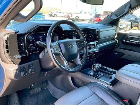 Used 2023 Chevrolet Silverado 1500 ZR2 image 14