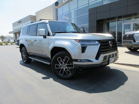 Used 2026 Lexus GX 550 w/ Cold Area Package AWD/4WD image 13