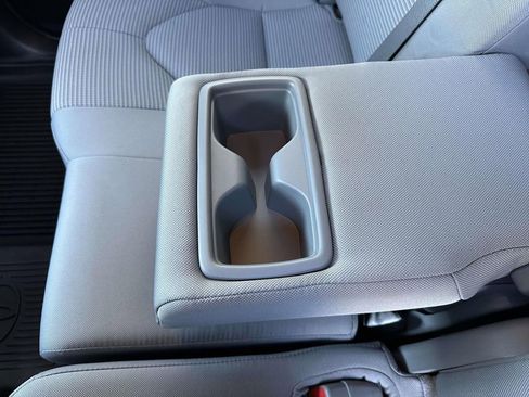 Used 2022 Toyota Highlander LE image 13