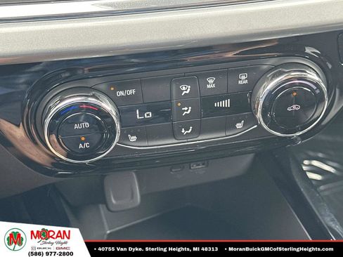 Used 2025 Chevrolet Trax LT w/ LT Convenience Package FWD image 26