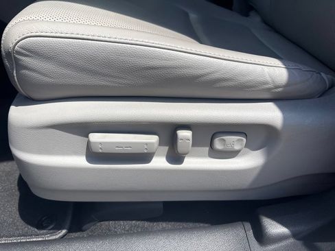 Used 2017 Honda Ridgeline RTL-T image 13