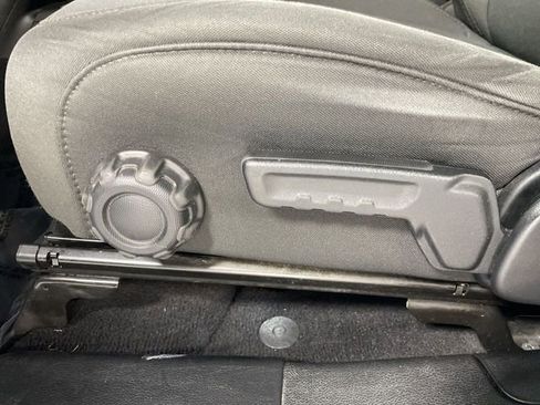 Used 2021 Jeep Gladiator Willys image 12