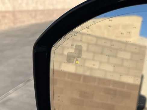 Used 2024 Land Rover Discovery Sport S image 5