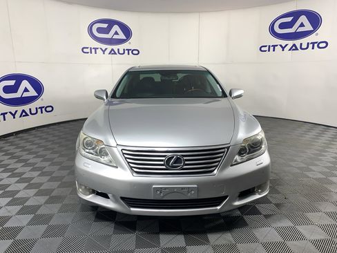 Used 2012 Lexus LS 460 w/ Comfort Pkg image 9