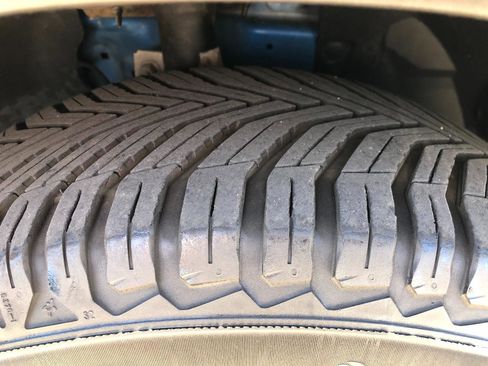 Used 2018 Ford Escape SE w/ SE Sync 3 Package AWD/4WD image 16