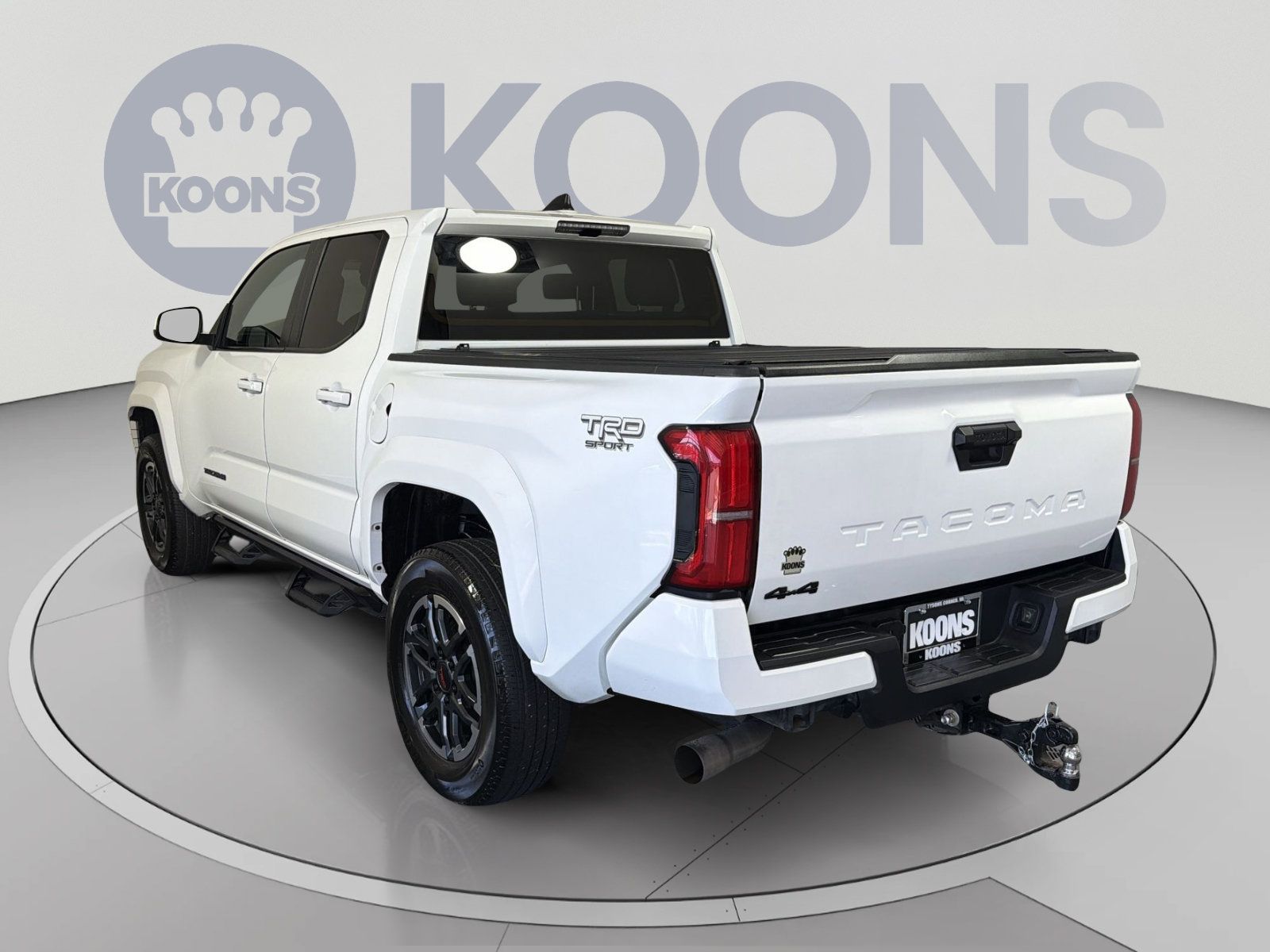 Used 2024 Toyota Tacoma TRD Sport AWD/4WD image 4