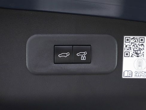 Used 2025 Toyota Crown Signia w/ Advanced Technology Package image 17