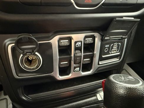 Used 2018 Jeep Wrangler Unlimited Sport S image 45