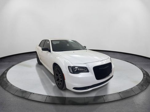 Used 2023 Chrysler 300 Touring w/ Sport Appearance Package RWD image 3