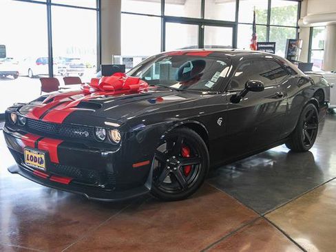 Used 2019 Dodge Challenger SRT Hellcat image 1