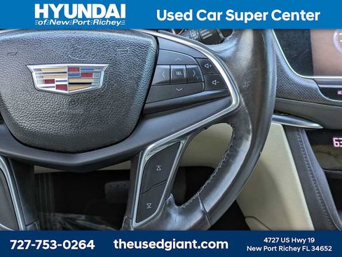 Used 2017 Cadillac XT5 FWD image 33