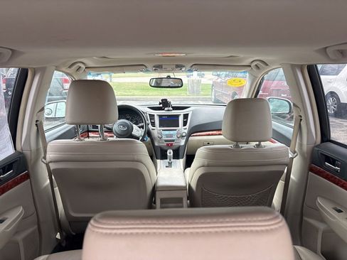 Used 2011 Subaru Outback 3.6R Limited AWD/4WD image 11