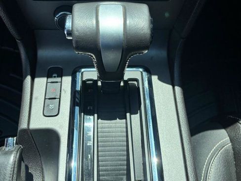Used 2010 Ford Mustang GT RWD image 17