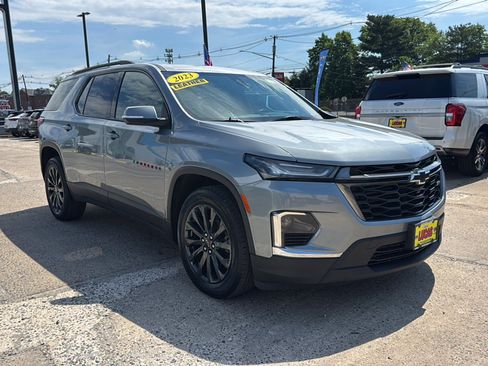 Used 2023 Chevrolet Traverse RS AWD/4WD image 4