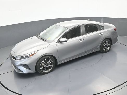 Used 2024 Kia Forte LXS FWD image 38