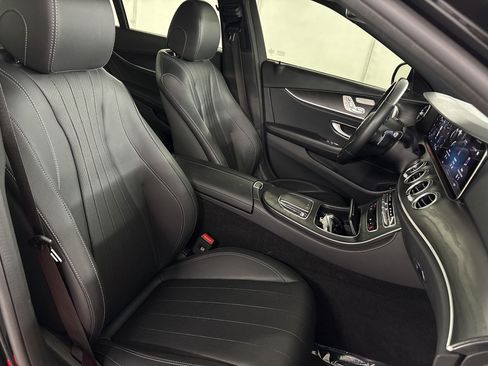 Used 2023 Mercedes-Benz E 350 4MATIC Sedan image 31