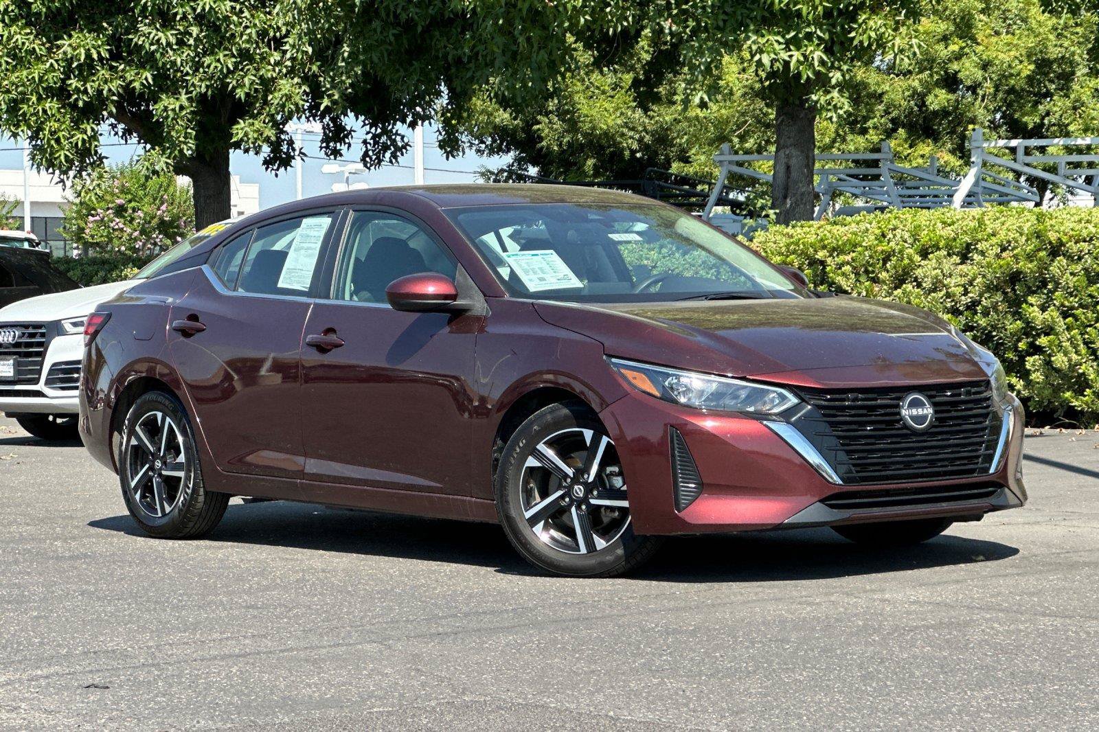 Certified 2025 Nissan Sentra SV FWD image 1