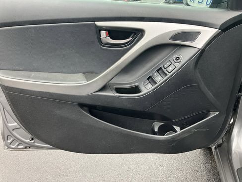 Used 2012 Hyundai Elantra Limited w/ Technology Pkg 5 image 15
