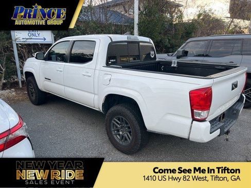 Used 2017 Toyota Tacoma SR image 1