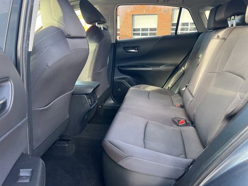 Used 2021 Toyota Venza LE image 22