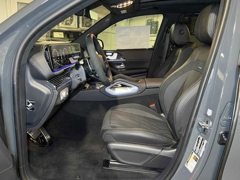 New 2025 Mercedes-Benz GLS 63 AMG 4MATIC image 25