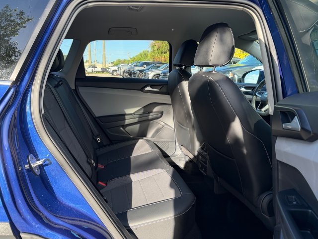 Used 2022 Volkswagen Taos SE FWD image 15