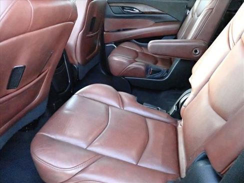 Used 2018 Cadillac Escalade Premium Luxury image 11