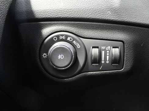 Used 2020 Jeep Compass Altitude image 28