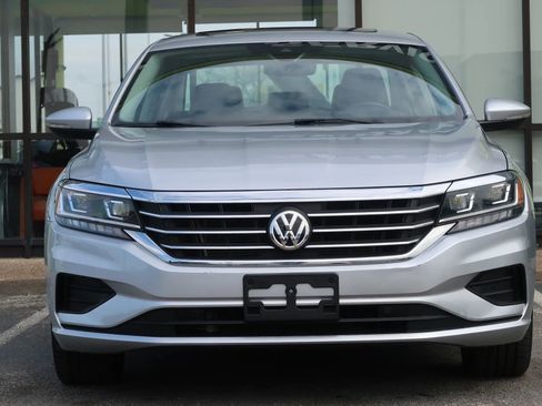 Used 2020 Volkswagen Passat 2.0T SEL image 2