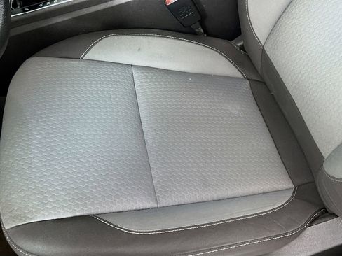 Used 2019 Ford Escape SE image 18