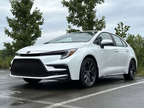 New 2024 Toyota Corolla SE image 29
