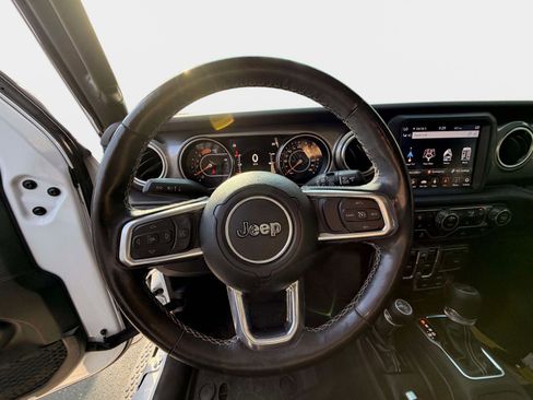 Used 2021 Jeep Wrangler Unlimited Sahara AWD/4WD image 15