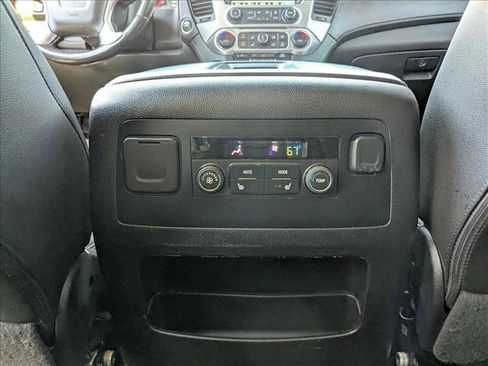Used 2019 GMC Yukon XL SLT image 17