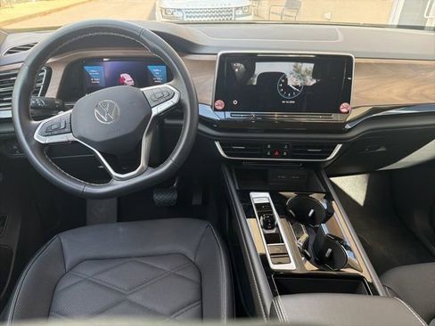 Used 2026 Volkswagen Atlas SE image 13