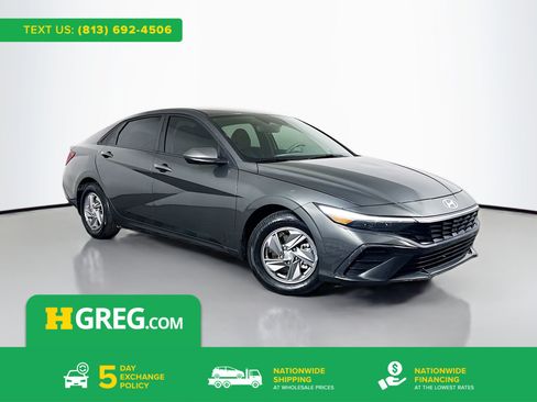 Used 2025 Hyundai Elantra SE FWD image 1