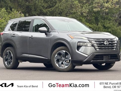 Used 2025 Nissan Rogue SV AWD/4WD image 1