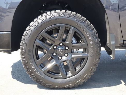 Used 2023 Chevrolet Silverado 1500 LT Trail Boss w/ LPO, Dark Essentials Package AWD/4WD image 14