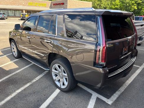 Used 2015 Cadillac Escalade Luxury RWD image 6