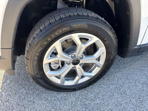 New 2026 Jeep Compass Latitude image 23