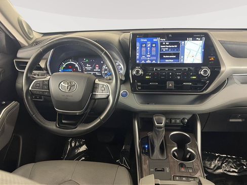 Used 2021 Toyota Highlander Limited w/ Protection Package #3 (TMS) AWD/4WD image 25