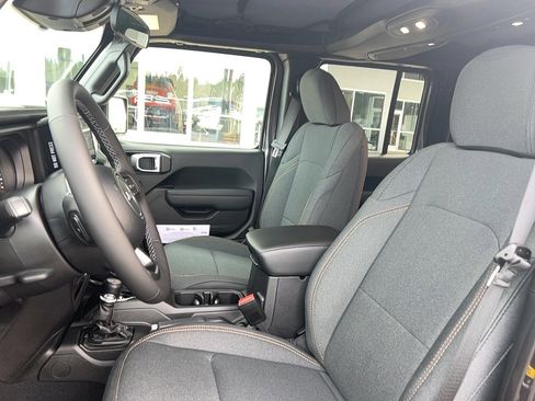 New 2026 Jeep Gladiator Sport image 11