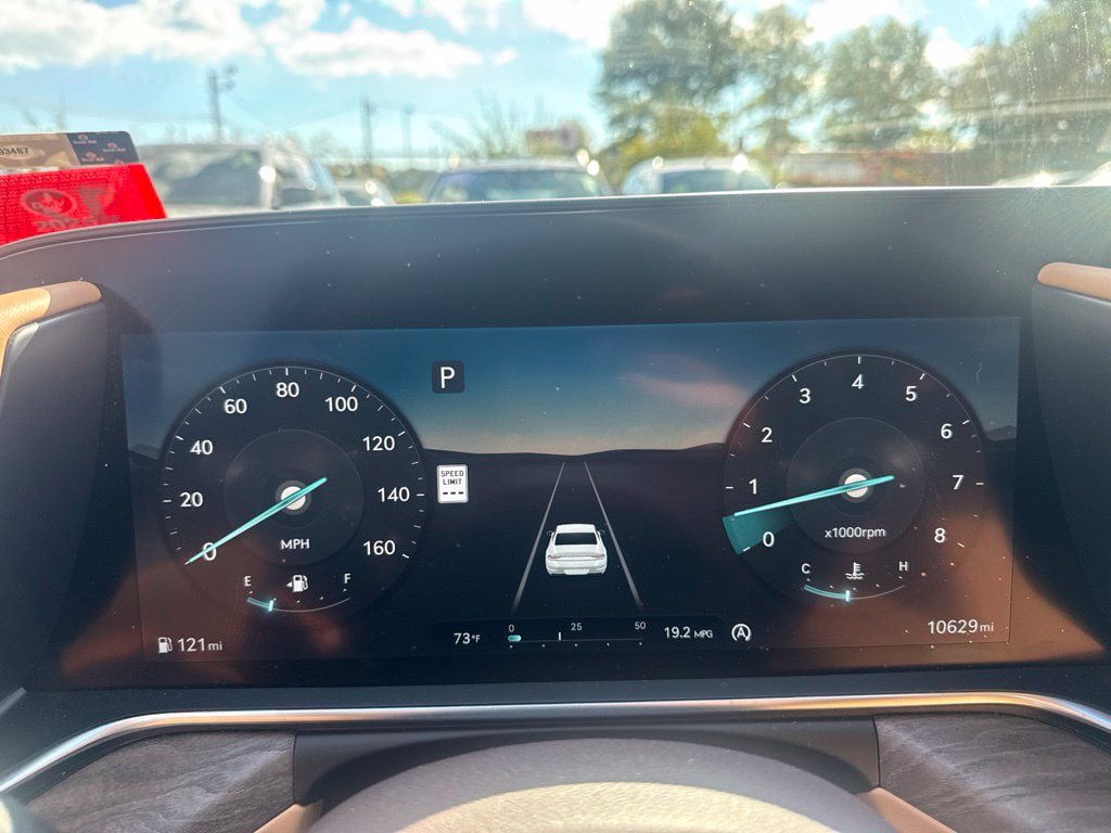 Used 2025 Genesis G90 3.5T AWD/4WD image 12
