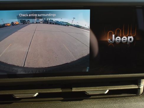 Used 2025 Jeep Wrangler Unlimited Sport AWD/4WD image 25