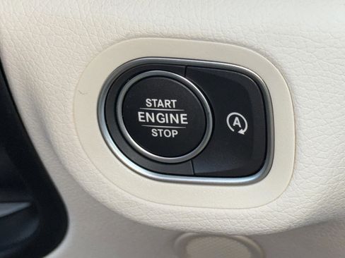 New 2026 Mercedes-Benz GLS 450 4MATIC image 35