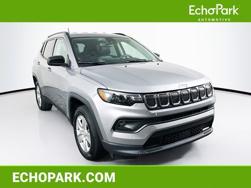 Used 2022 Jeep Compass Latitude AWD/4WD image 1