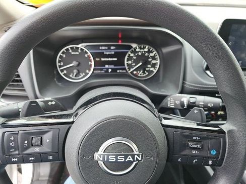 Used 2023 Nissan Rogue SV image 22