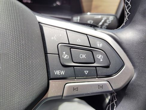 Used 2025 Volkswagen Atlas SE FWD image 26