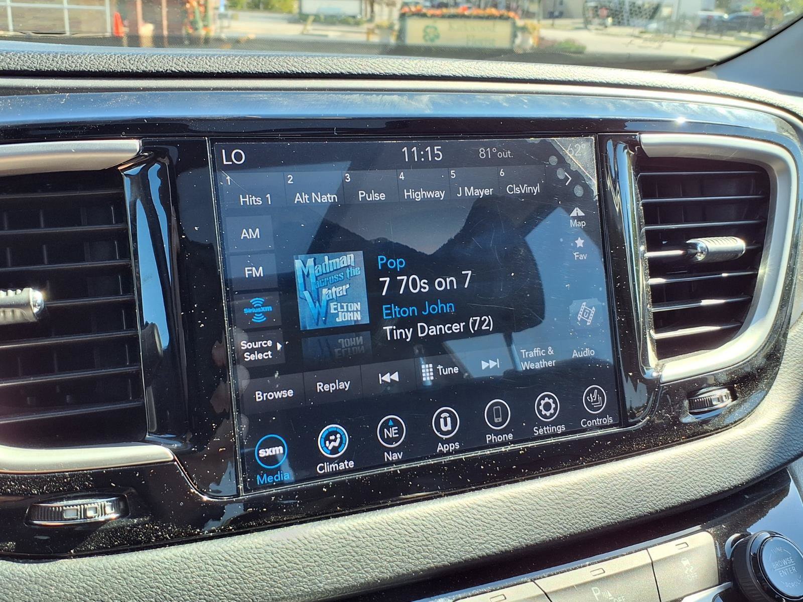 Used 2020 Chrysler Pacifica Touring-L Plus w/ Tire & Wheel Group FWD image 7