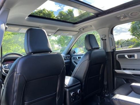 Used 2023 Ford Explorer XLT w/ Equipment Group 202A AWD/4WD image 26